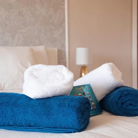 Arilvia Good Vibes Only