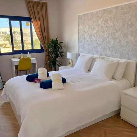 Arilvia Good Vibes Only